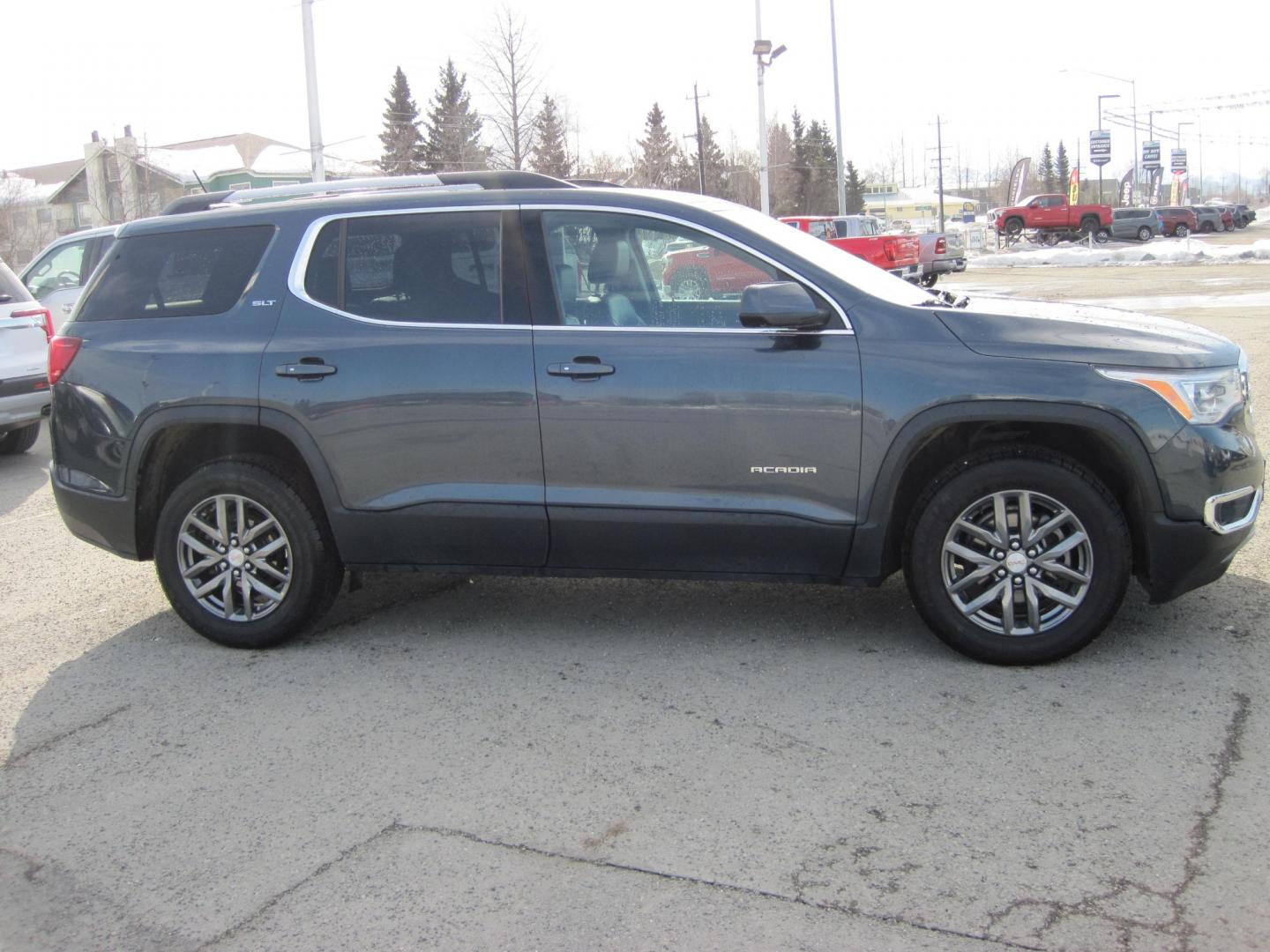 2019 gray /black GMC Acadia SLT-1 AWD (1GKKNULS9KZ) with an 3.6L V6 DOHC 24V engine, 6A transmission, located at 9530 Old Seward Highway, Anchorage, AK, 99515, (907) 349-3343, 61.134140, -149.865570 - Nice 2019 GMC Acadia AWD, navigation, bose stero, universal garage, remote start. Come take a test drive - Photo#2