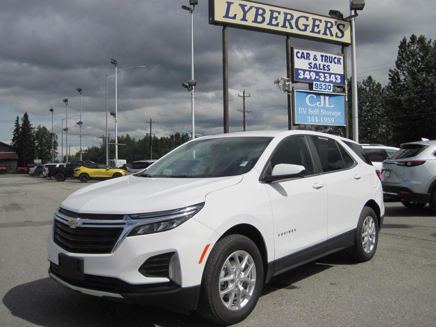 2022 white Chevrolet Equinox LT AWD (3GNAXUEV9NL) with an 1.5L L4 DOHC 16V TURBO engine, 6A transmission, located at 9530 Old Seward Highway, Anchorage, AK, 99515, (907) 349-3343, 61.134140, -149.865570 - Nice Chevrolet Equinox LT AWD come take a test drive - Photo#0