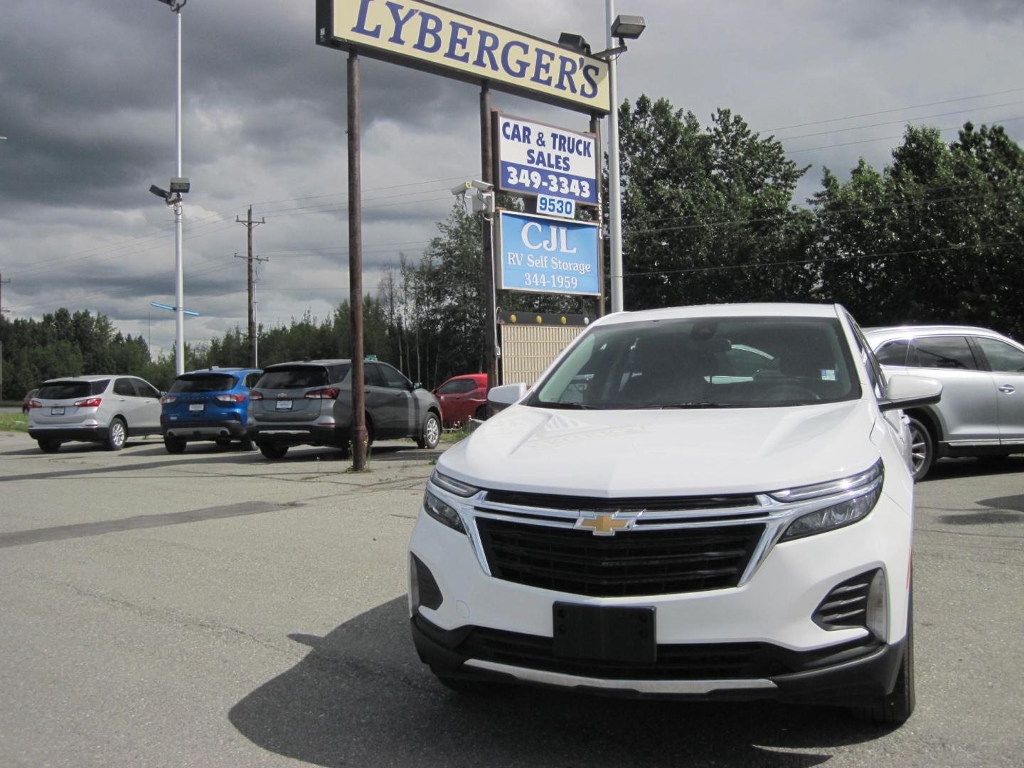 2022 white Chevrolet Equinox LT AWD (3GNAXUEV9NL) with an 1.5L L4 DOHC 16V TURBO engine, 6A transmission, located at 9530 Old Seward Highway, Anchorage, AK, 99515, (907) 349-3343, 61.134140, -149.865570 - Nice Chevrolet Equinox LT AWD come take a test drive - Photo#1