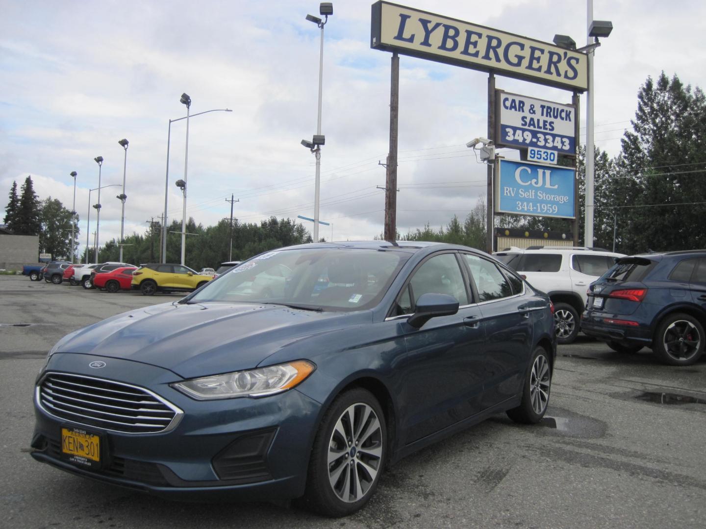 2019 blue /black Ford Fusion SE AWD (3FA6P0T94KR) with an 2.0L L4 DOHC 16V engine, 6-Speed Automatic transmission, located at 9530 Old Seward Highway, Anchorage, AK, 99515, (907) 349-3343, 61.134140, -149.865570 - Nice Ford Fusion AWD , Sunroof come take a test drive. - Photo#0