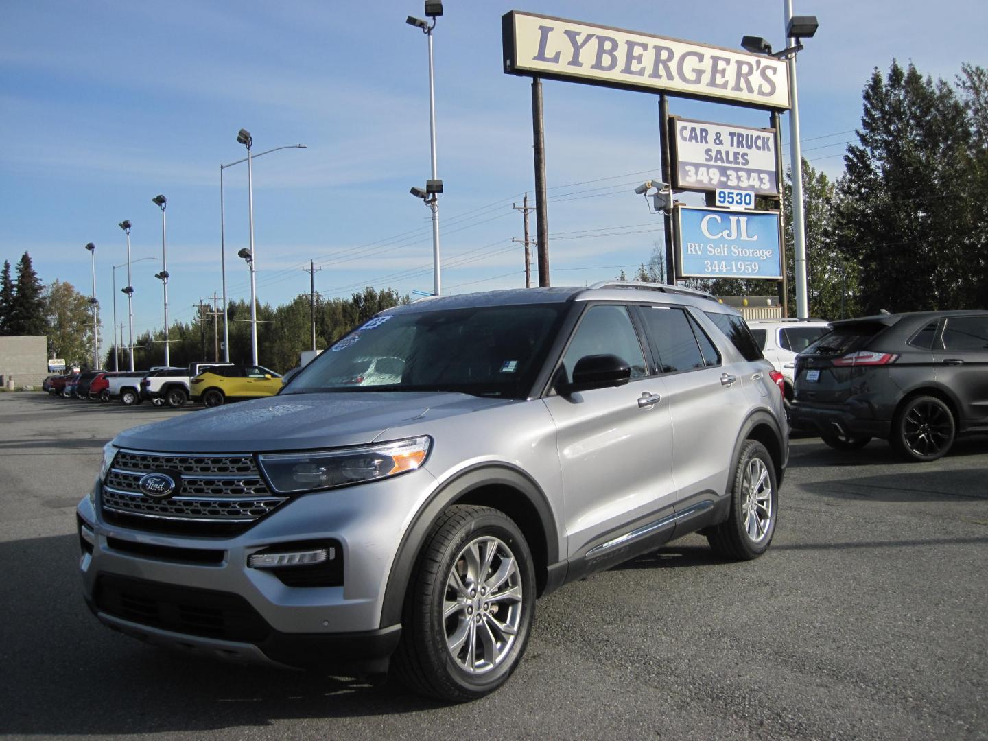 2022 silver /black Ford Explorer Limited AWD (1FMSK8FH3NG) with an 2.3L L4 DOHC 16V engine, 10A transmission, located at 9530 Old Seward Highway, Anchorage, AK, 99515, (907) 349-3343, 61.134140, -149.865570 - Nice Ford Explorer Limited AWD come take a test drive - Photo#1