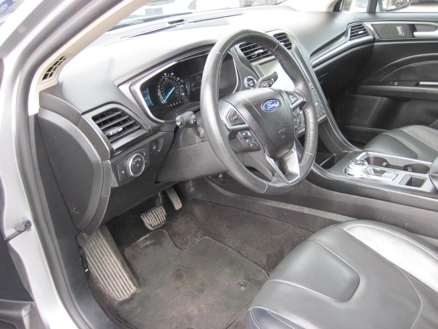 2020 silver Ford Fusion Titanium AWD (3FA6P0D9XLR) with an 2.0L L4 DOHC 16V engine, 6A transmission, located at 9530 Old Seward Highway, Anchorage, AK, 99515, (907) 349-3343, 61.134140, -149.865570 - Loaded Ford Fusion Titanium AWD come take a test drive - Photo#6