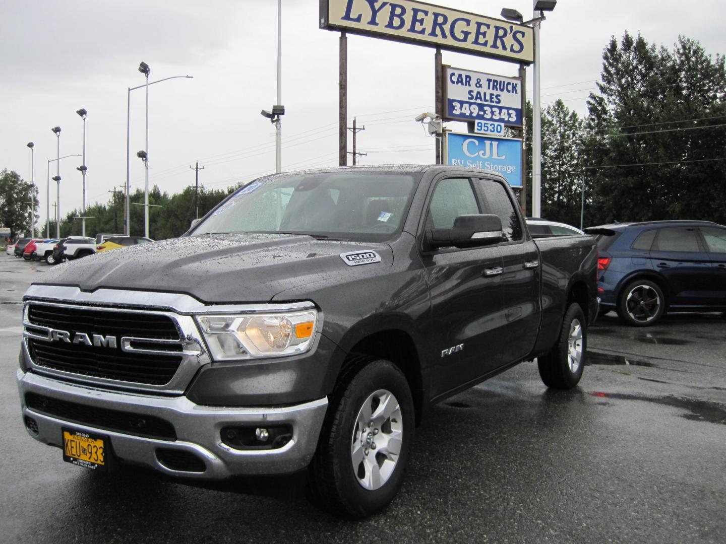 2020 gray /black RAM 1500 Big Horn Quad Cab 4WD (1C6SRFBT5LN) with an 3.6L V6 FFV engine, 8A transmission, located at 9530 Old Seward Highway, Anchorage, AK, 99515, (907) 349-3343, 61.134140, -149.865570 - Nice Ram 1500 Bighorn, Heated steering wheel , heated seats, come take a test drive. - Photo#0