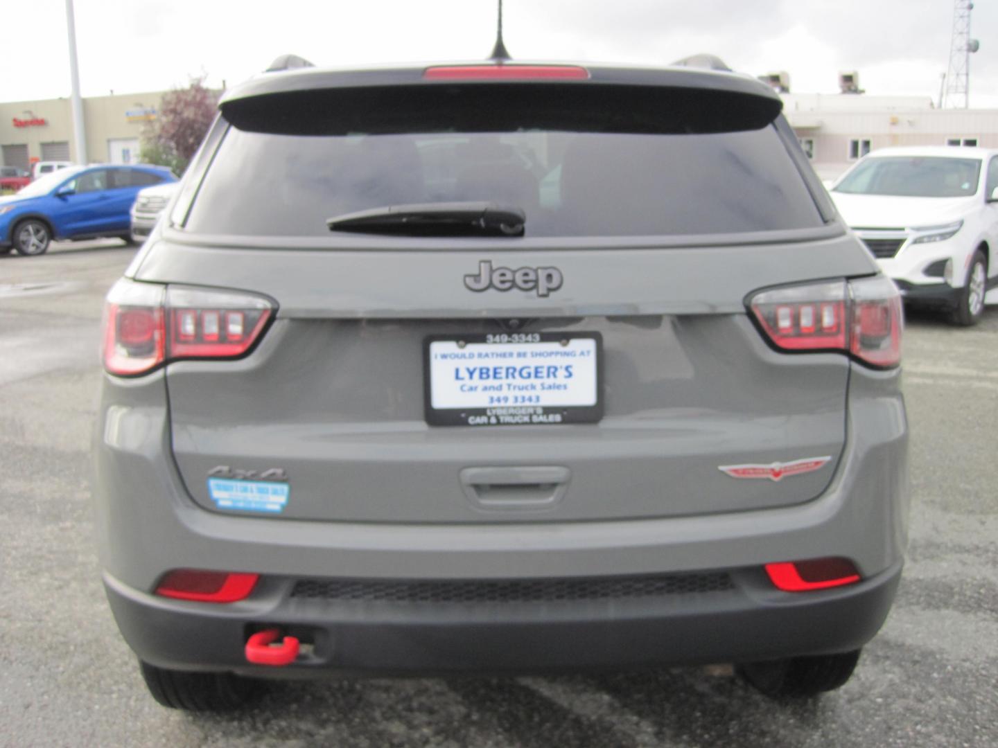 2020 gray /black Jeep Compass Trailhawk 4WD (3C4NJDDB7LT) with an 2.4L L4 DOHC 16V engine, 9A transmission, located at 9530 Old Seward Highway, Anchorage, AK, 99515, (907) 349-3343, 61.134140, -149.865570 - Nice Jeep Compass Trailhawk 4WD come take a test drive. - Photo#3