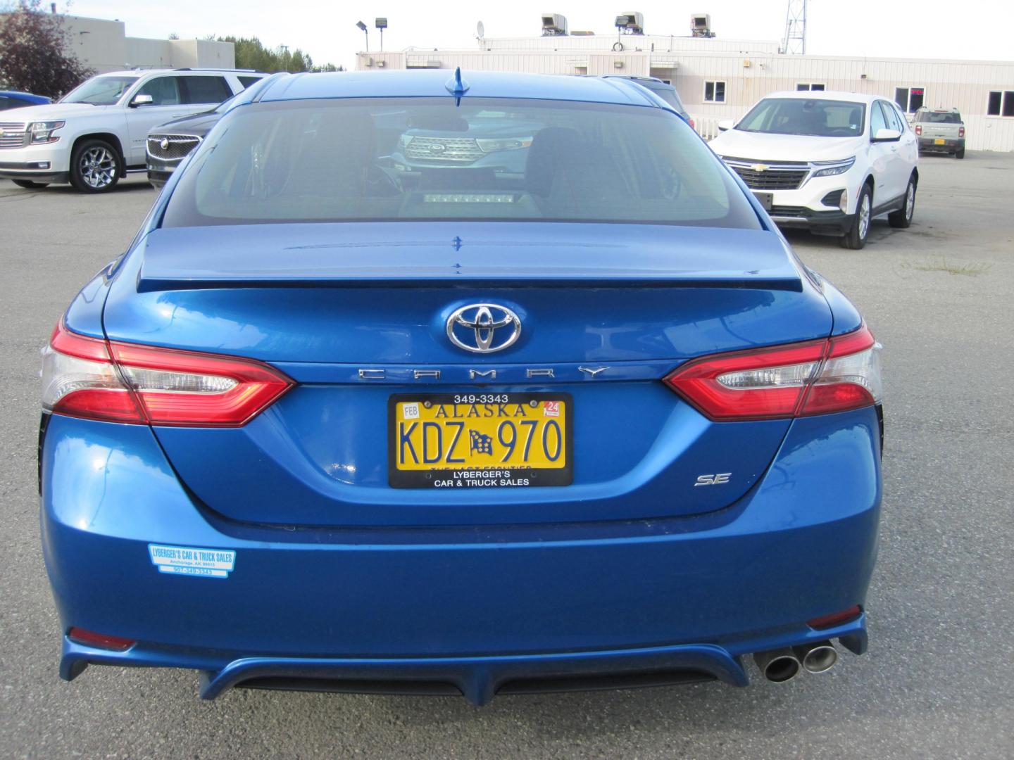 2019 blue /black Toyota Camry SE (4T1B11HK0KU) with an 2.5L L4 DOHC 16V engine, 8A transmission, located at 9530 Old Seward Highway, Anchorage, AK, 99515, (907) 349-3343, 61.134140, -149.865570 - Nice Toyota Camry SE come take a test drive - Photo#3