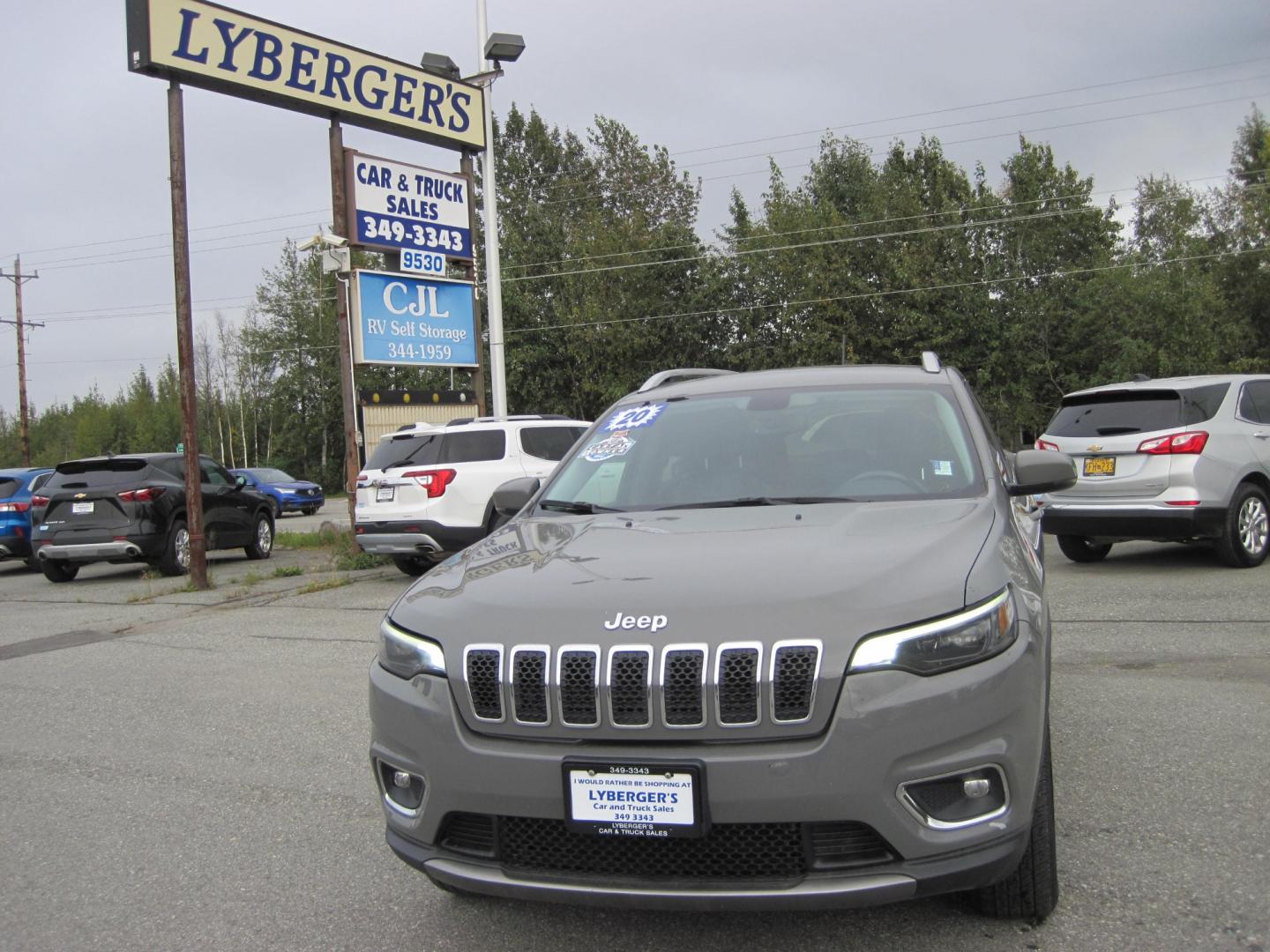 2020 gray /black Jeep Cherokee Limited 4WD (1C4PJMDX9LD) with an 3.2L V6 DOHC 24V engine, 9A transmission, located at 9530 Old Seward Highway, Anchorage, AK, 99515, (907) 349-3343, 61.134140, -149.865570 - Photo#1