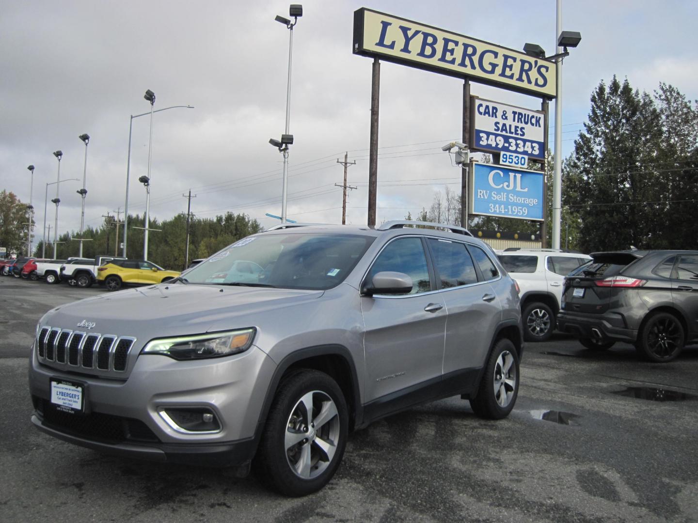 2020 silver /black Jeep Cherokee Limited 4WD (1C4PJMDX8LD) with an 3.2L V6 DOHC 24V engine, 9A transmission, located at 9530 Old Seward Highway, Anchorage, AK, 99515, (907) 349-3343, 61.134140, -149.865570 - Photo#0