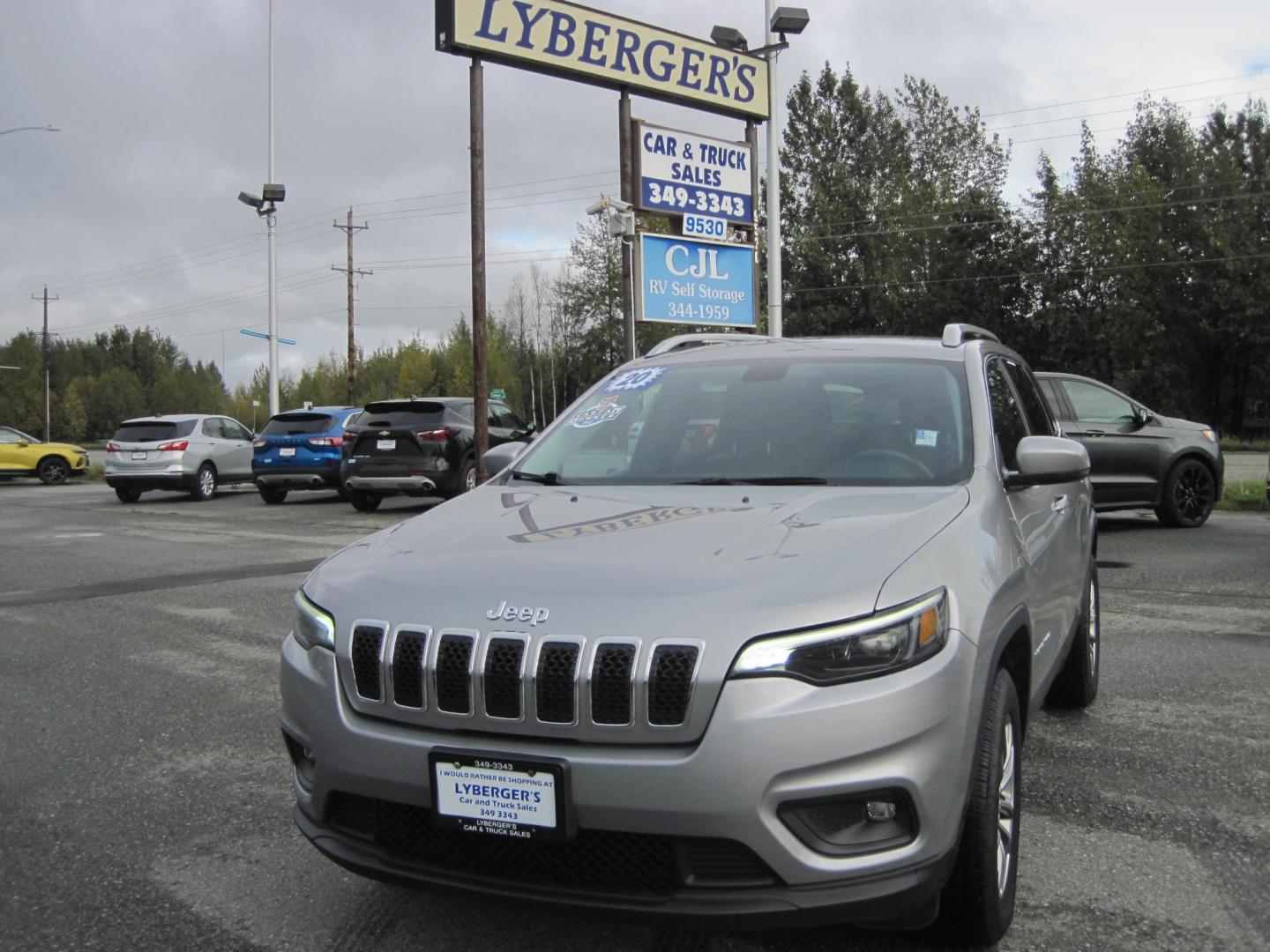 2020 silver /black Jeep Cherokee Latitude Plus 4WD (1C4PJMLB8LD) with an 2.4L L4 DOHC 16V engine, 9A transmission, located at 9530 Old Seward Highway, Anchorage, AK, 99515, (907) 349-3343, 61.134140, -149.865570 - Nice Jeep Cherokee Latitude Plus 4WD come take a test drive - Photo#1