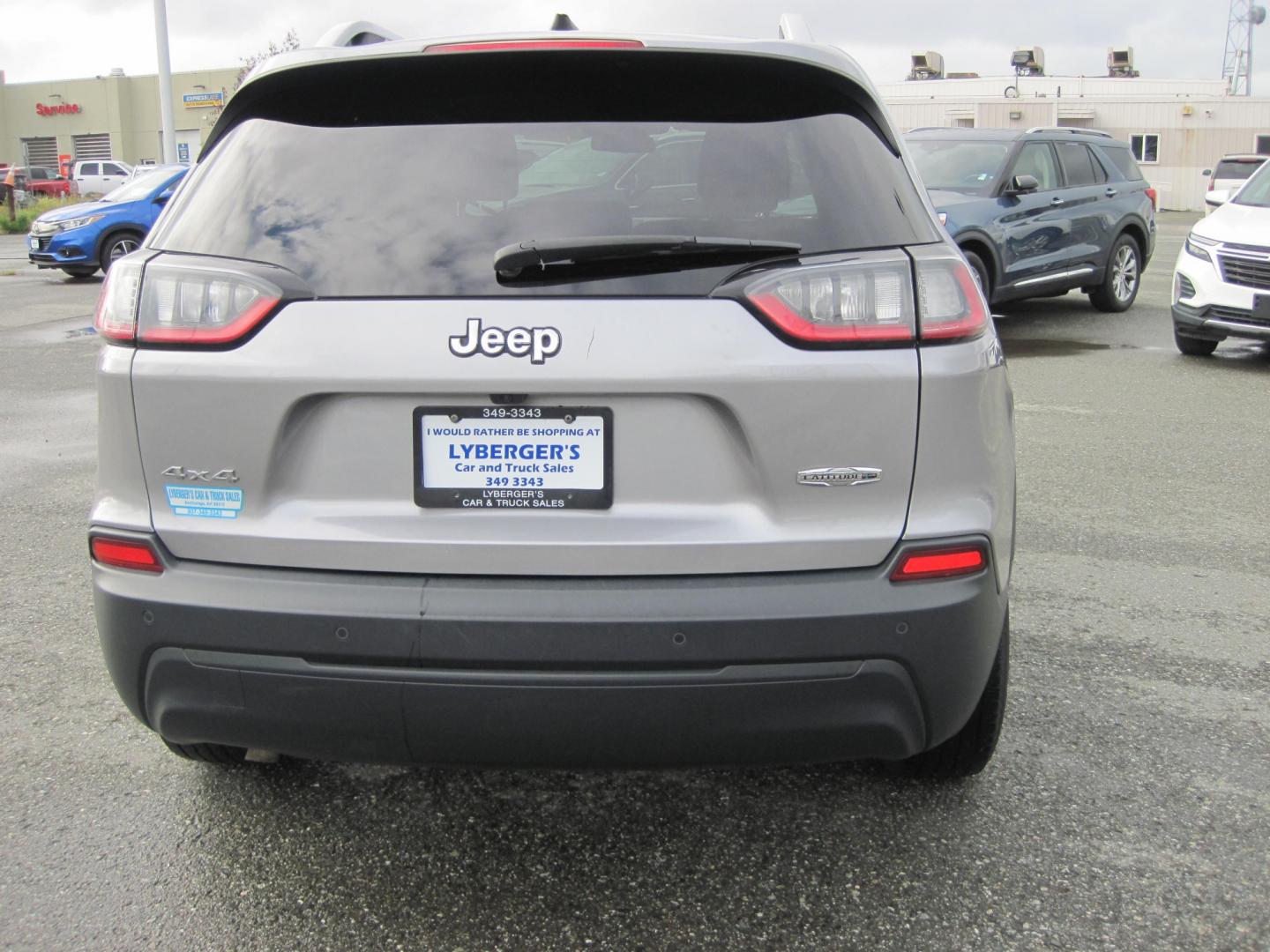 2020 silver /black Jeep Cherokee Latitude Plus 4WD (1C4PJMLB8LD) with an 2.4L L4 DOHC 16V engine, 9A transmission, located at 9530 Old Seward Highway, Anchorage, AK, 99515, (907) 349-3343, 61.134140, -149.865570 - Nice Jeep Cherokee Latitude Plus 4WD come take a test drive - Photo#3