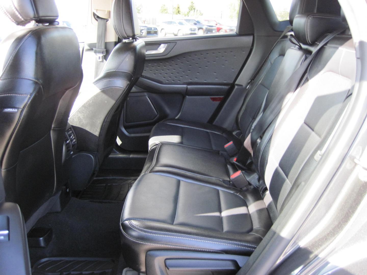 2020 gray /black Ford Escape Titanium 4WD (1FMCU9J98LU) with an 2.0L L4 DOHC 16V engine, 6A transmission, located at 9530 Old Seward Highway, Anchorage, AK, 99515, (907) 349-3343, 61.134140, -149.865570 - Nice Ford Escape Titanium 4WD tow package come take a test drive - Photo#10