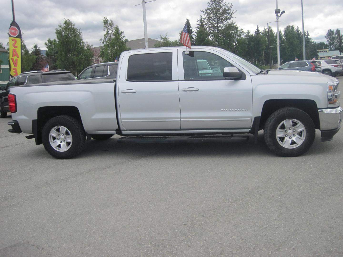 2018 silver /black Chevrolet Silverado 1500 LT 4WD (1GCUKREC0JF) with an 5.3L V8 OHV 16V engine, automatic transmission, located at 9530 Old Seward Highway, Anchorage, AK, 99515, (907) 349-3343, 61.134140, -149.865570 - Nice Chevrolet Silverado 1500 LT come take a test drive - Photo#2