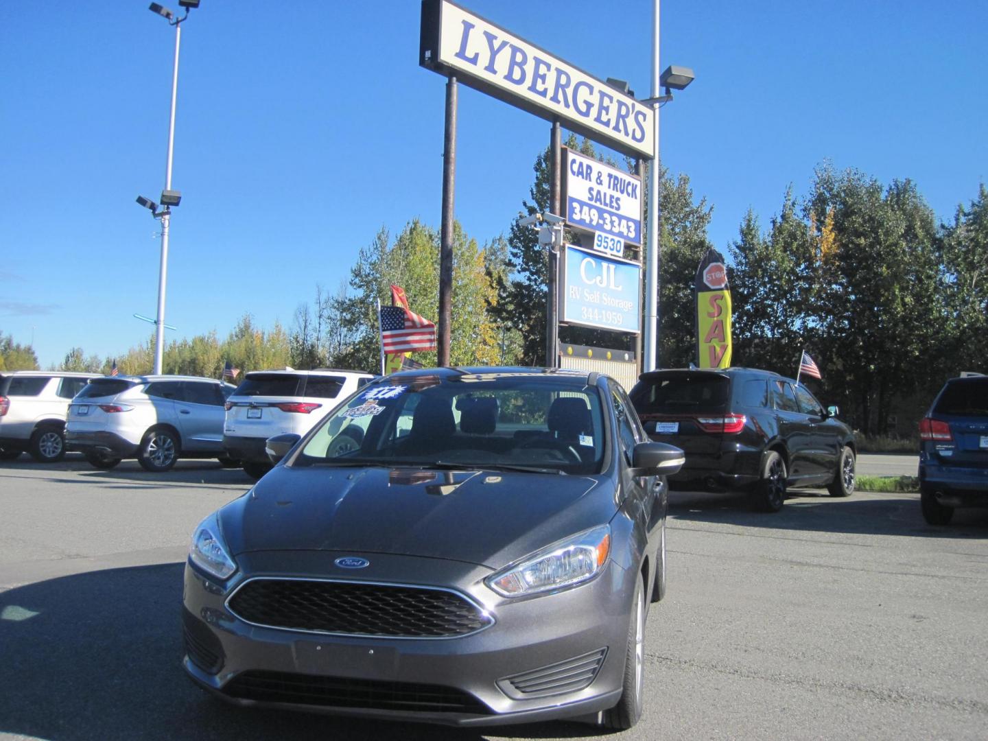 2017 gray /gray Ford Focus SE Sedan (1FADP3F24HL) with an 2.0L L4 DOHC 16V engine, located at 9530 Old Seward Highway, Anchorage, AK, 99515, (907) 349-3343, 61.134140, -149.865570 - Photo#1