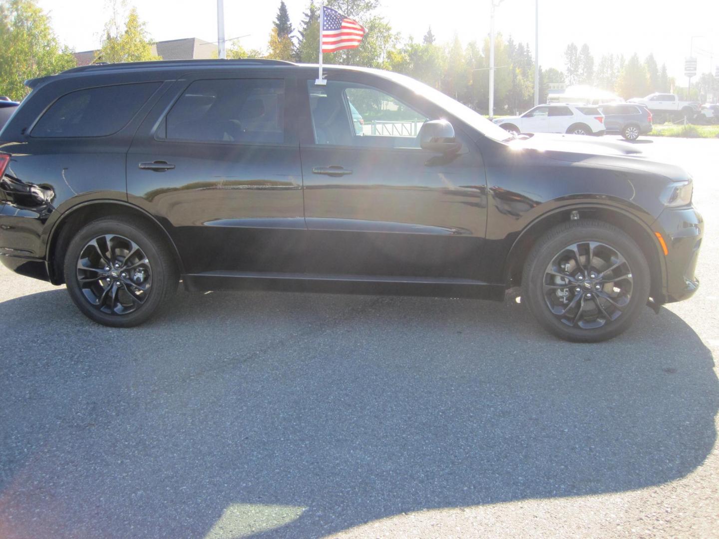 2023 black /black Dodge Durango R/T AWD (1C4SDJCT7PC) with an 5.7L V8 OHV 16V engine, 8A transmission, located at 9530 Old Seward Highway, Anchorage, AK, 99515, (907) 349-3343, 61.134140, -149.865570 - Nice Low Miles on this Dodge Durango R/T awd come take a test drive - Photo#2