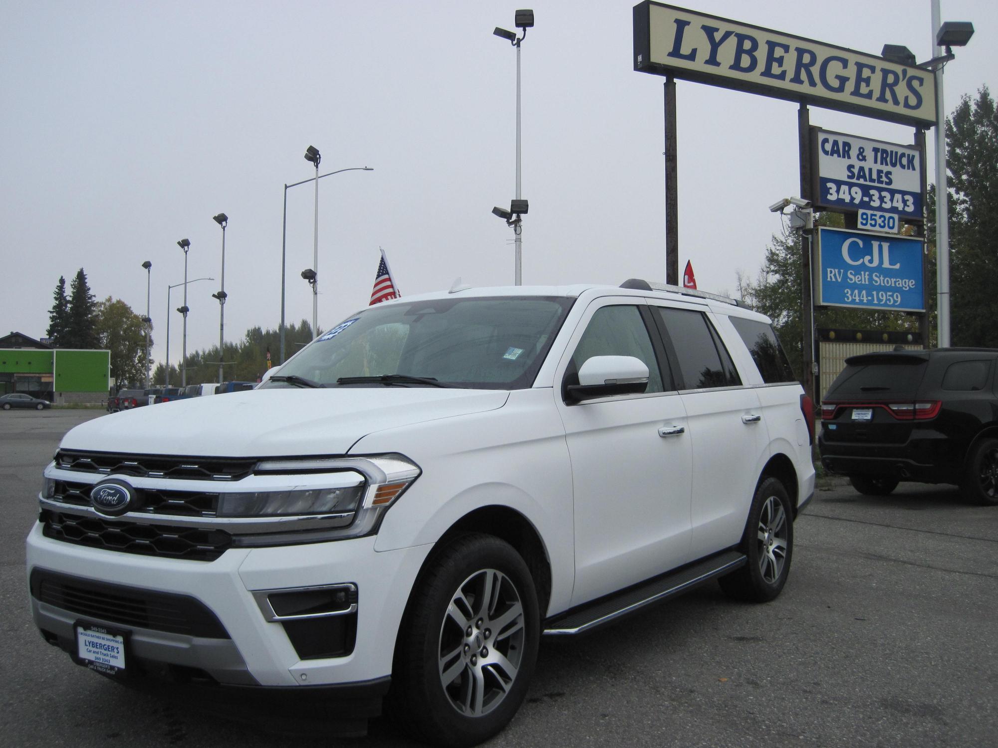 photo of 2022 Ford Expedition Limited 4WD 