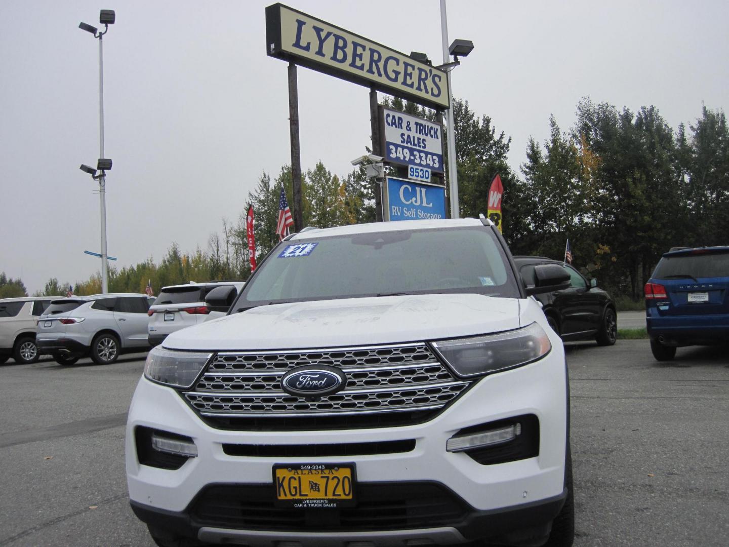 2021 white /black Ford Explorer Limited AWD (1FMSK8FH8MG) with an 2.3L L4 DOHC 16V engine, 10A transmission, located at 9530 Old Seward Highway, Anchorage, AK, 99515, (907) 349-3343, 61.134140, -149.865570 - Nice Ford Explorer Limited come take a test drive - Photo#1