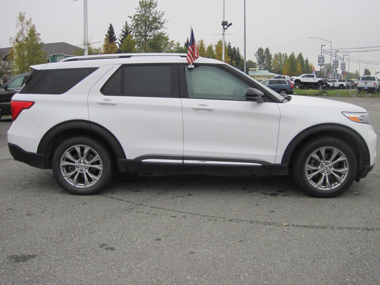 2021 white /black Ford Explorer Limited AWD (1FMSK8FH8MG) with an 2.3L L4 DOHC 16V engine, 10A transmission, located at 9530 Old Seward Highway, Anchorage, AK, 99515, (907) 349-3343, 61.134140, -149.865570 - Nice Ford Explorer Limited come take a test drive - Photo#8