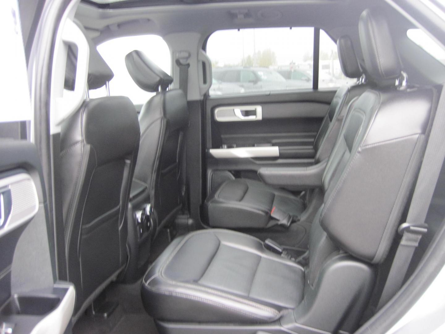 2021 silver /black Ford Explorer Limited AWD (1FMSK8FH5MG) with an 2.3L L4 DOHC 16V engine, 10A transmission, located at 9530 Old Seward Highway, Anchorage, AK, 99515, (907) 349-3343, 61.134140, -149.865570 - Nice Ford Explorer Limited come take a test drive - Photo#9