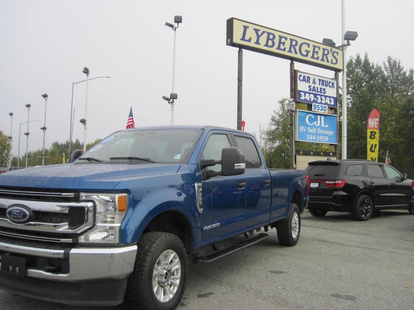 2022 blue /black Ford F-250 SD XLT Crew Cab 4WD (1FT7W2BTXNE) with an 6.7L V8 OHV 16V DIESEL engine, 6A transmission, located at 9530 Old Seward Highway, Anchorage, AK, 99515, (907) 349-3343, 61.134140, -149.865570 - Nice Ford F 250 XLT with low miles come take a test drive - Photo#0