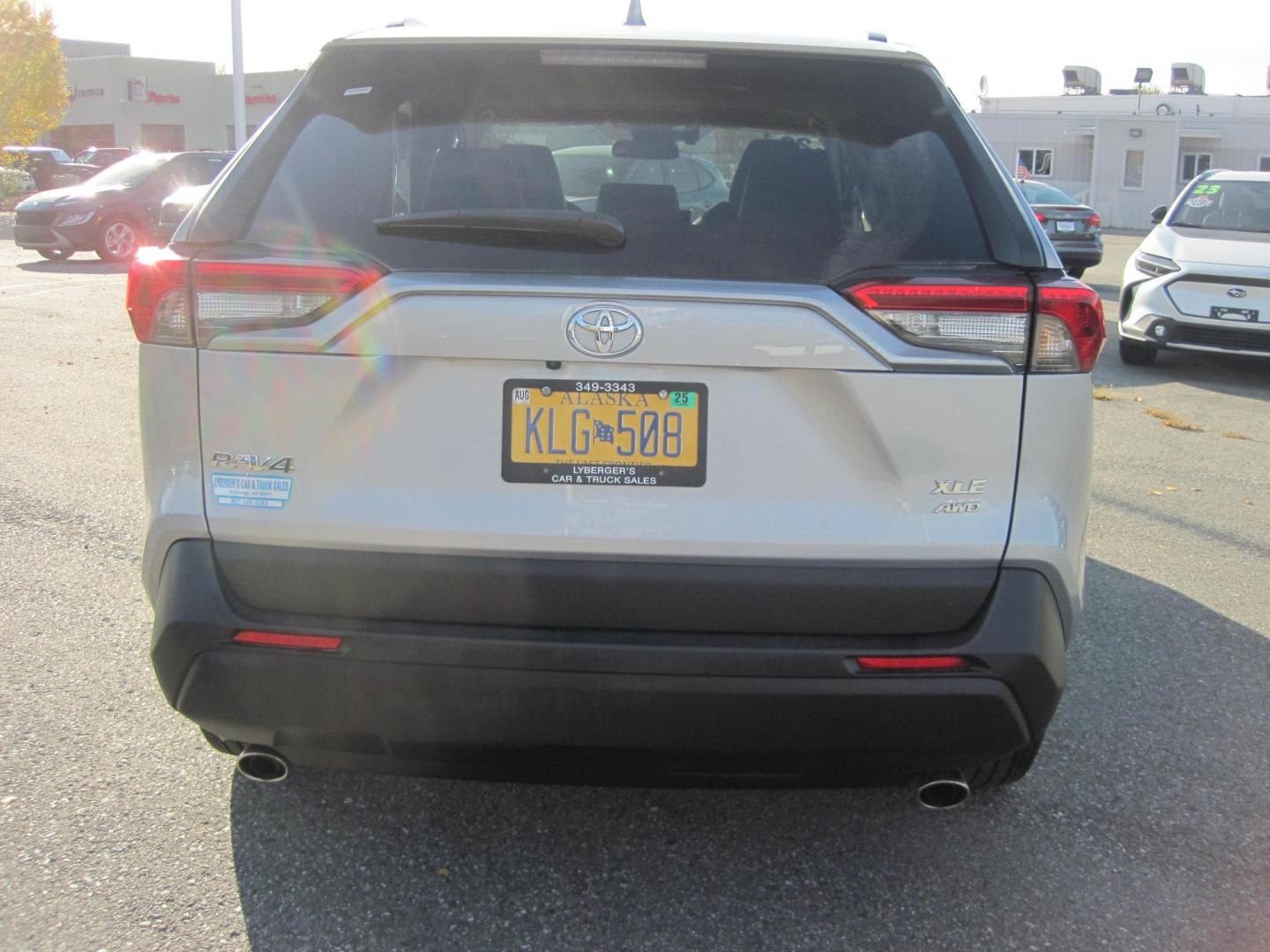 2023 silver /black Toyota RAV4 XLE Premium AWD (2T3A1RFV1PW) with an 2.5L L4 DOHC 16V engine, 8A transmission, located at 9530 Old Seward Highway, Anchorage, AK, 99515, (907) 349-3343, 61.134140, -149.865570 - Photo#3