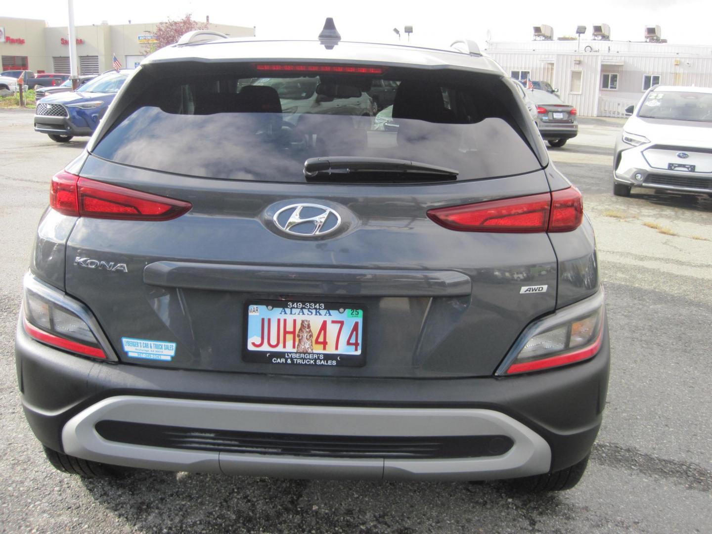 2023 gray /black Hyundai Kona SEL AWD (KM8K6CAB3PU) with an 2.0L L4 DOHC 16V engine, CVT transmission, located at 9530 Old Seward Highway, Anchorage, AK, 99515, (907) 349-3343, 61.134140, -149.865570 - Nice Hyundai Kona SEL come take a test drive - Photo#3