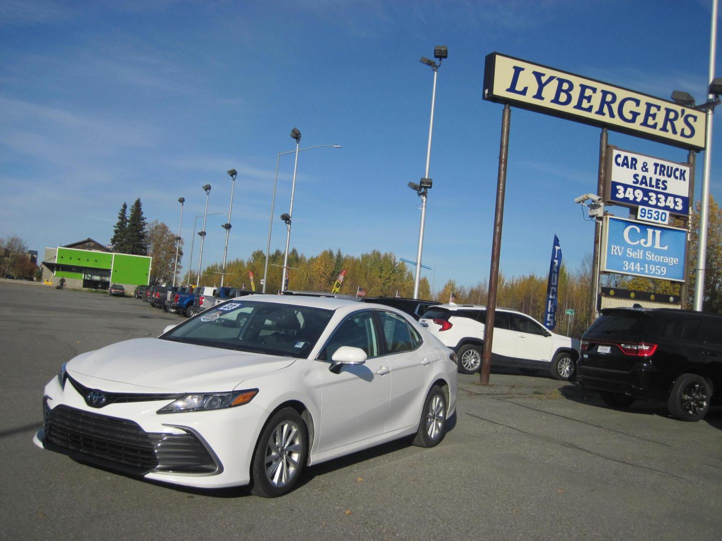 2023 white /black Toyota Camry LE AWD (4T1R11BK3PU) with an 2.5L L4 DOHC 16V engine, 8A transmission, located at 9530 Old Seward Highway, Anchorage, AK, 99515, (907) 349-3343, 61.134140, -149.865570 - Nice Toyota Camry LE AWD come take a test drive. - Photo#0