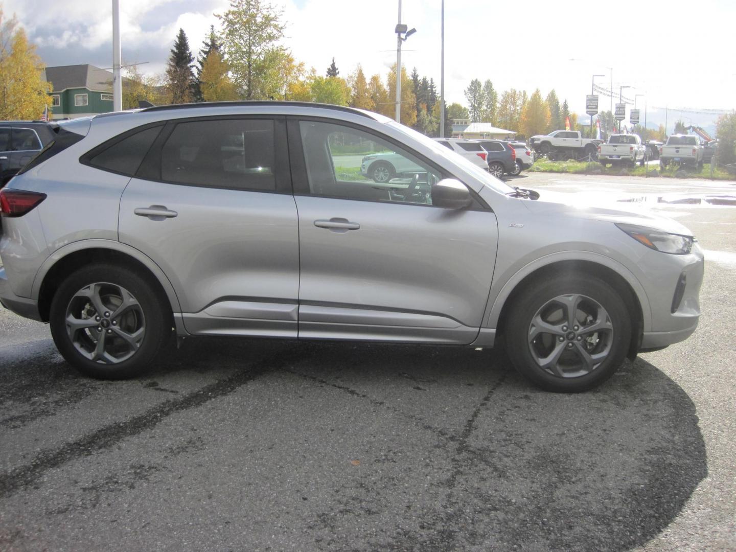 2023 silver /black Ford Escape ST-Line AWD (1FMCU9MN6PU) with an 1.5L L3 engine, 8A transmission, located at 9530 Old Seward Highway, Anchorage, AK, 99515, (907) 349-3343, 61.134140, -149.865570 - Nice Ford Escape Come take a test drive - Photo#2