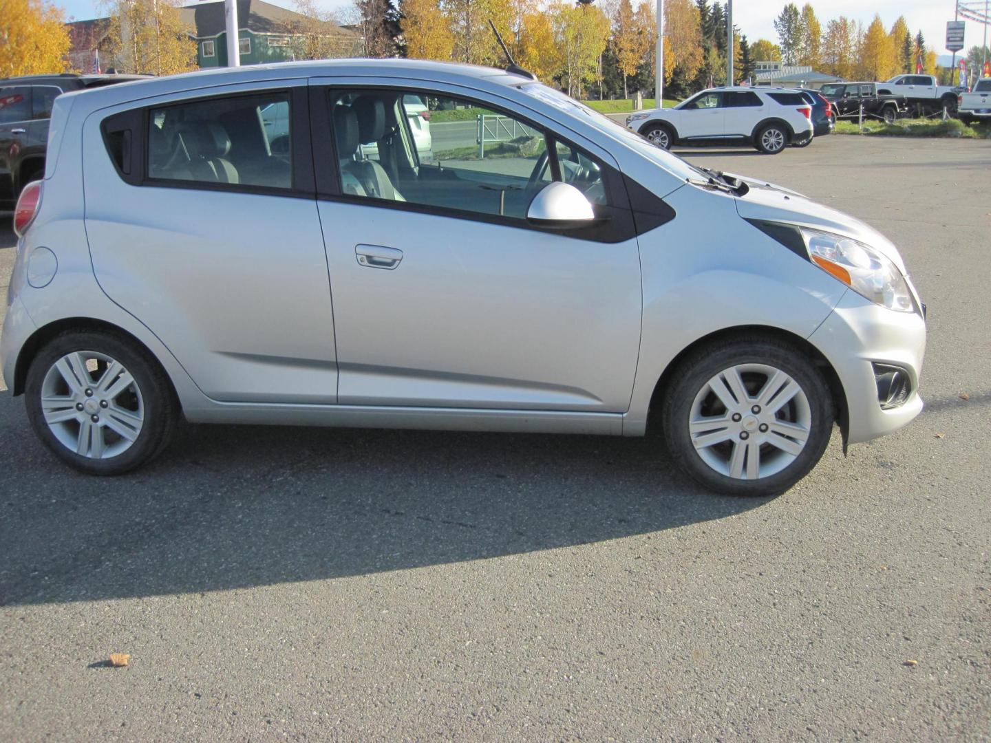 2014 silver /gray Chevrolet Spark 1LT Auto (KL8CD6S92EC) with an 1.2L L4 16V DOHC engine, Continuously Variable Transmission transmission, located at 9530 Old Seward Highway, Anchorage, AK, 99515, (907) 349-3343, 61.134140, -149.865570 - Low Miles on this Chevrolet Spark - Photo#2