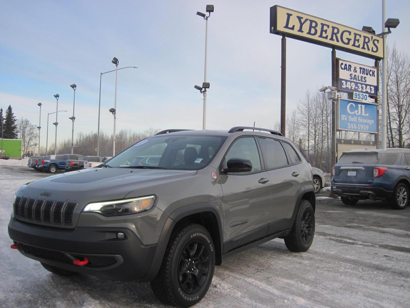 2022 gray /black Jeep Cherokee Trailhawk 4WD (1C4PJMBX9ND) with an 3.2L V6 DOHC 24V engine, 9A transmission, located at 9530 Old Seward Highway, Anchorage, AK, 99515, (907) 349-3343, 61.134140, -149.865570 - Photo#0