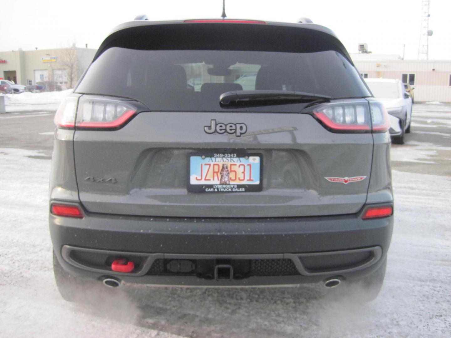 2022 gray /black Jeep Cherokee Trailhawk 4WD (1C4PJMBX9ND) with an 3.2L V6 DOHC 24V engine, 9A transmission, located at 9530 Old Seward Highway, Anchorage, AK, 99515, (907) 349-3343, 61.134140, -149.865570 - Photo#5