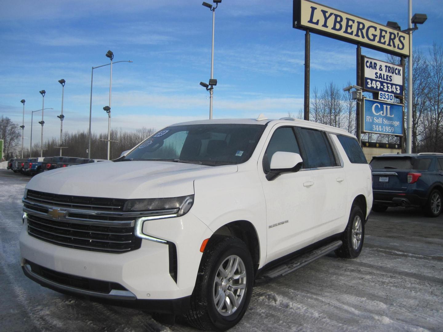 2023 white /black Chevrolet Suburban LT 4WD (1GNSKCKD5PR) with an 5.3L V8 OHV 16V engine, 10A transmission, located at 9530 Old Seward Highway, Anchorage, AK, 99515, (907) 349-3343, 61.134140, -149.865570 - Nice Chevrolet Suburban LT come take a test drive - Photo#0