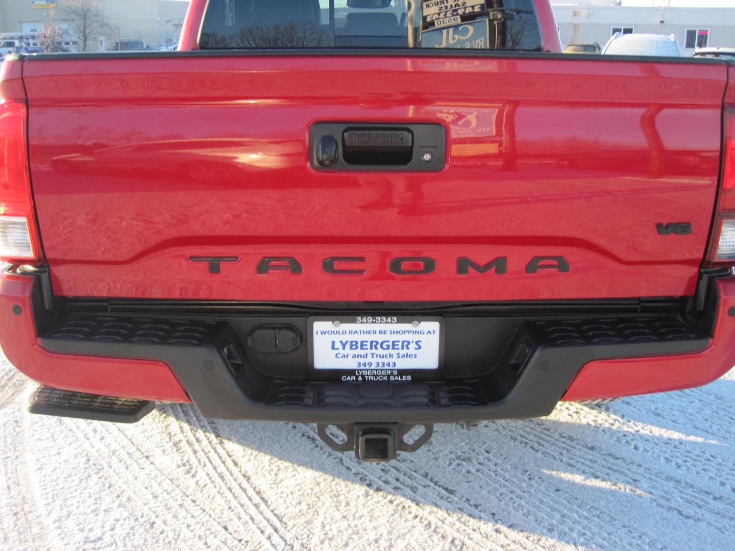 2020 red /black Toyota Tacoma TRD- Off Road Double Cab V6 6AT 4WD (3TMCZ5ANXLM) with an 3.5L V6 DOHC 24V engine, 6A transmission, located at 9530 Old Seward Highway, Anchorage, AK, 99515, (907) 349-3343, 61.134140, -149.865570 - Nice Toyota Tacoma TRD- Off Road, sunroof, leather, come take a test drive - Photo#5