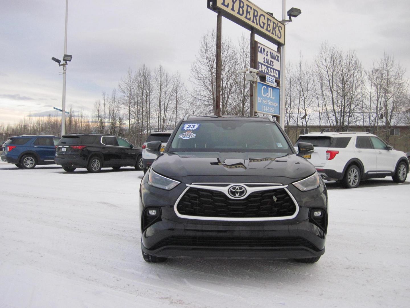 2023 black /black Toyota Highlander Others (5TDKDRBH4PS) with an 3.5L V6 DOHC 24V engine, 6A transmission, located at 9530 Old Seward Highway, Anchorage, AK, 99515, (907) 349-3343, 61.134140, -149.865570 - Nice Toyota Highlander XLE AWD, heated seats, Sunroof come take a test drive. - Photo#1